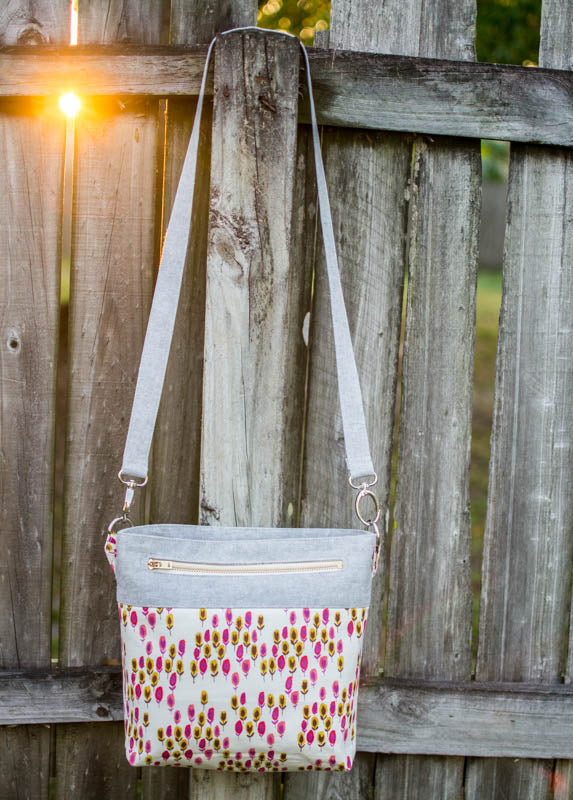 Convertible Cross Body Tote Sewing Tutorial! {fat quarter friendly!}