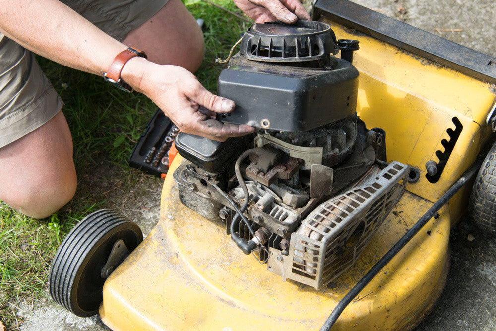 How To Clean Lawn Mower Carburetor: Tips and Tricks