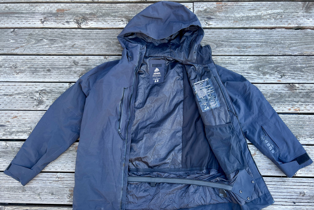 Jones Mountain Surf Parka and Bib Review: An Impenetrably Cozy, Insulated Ecosystem