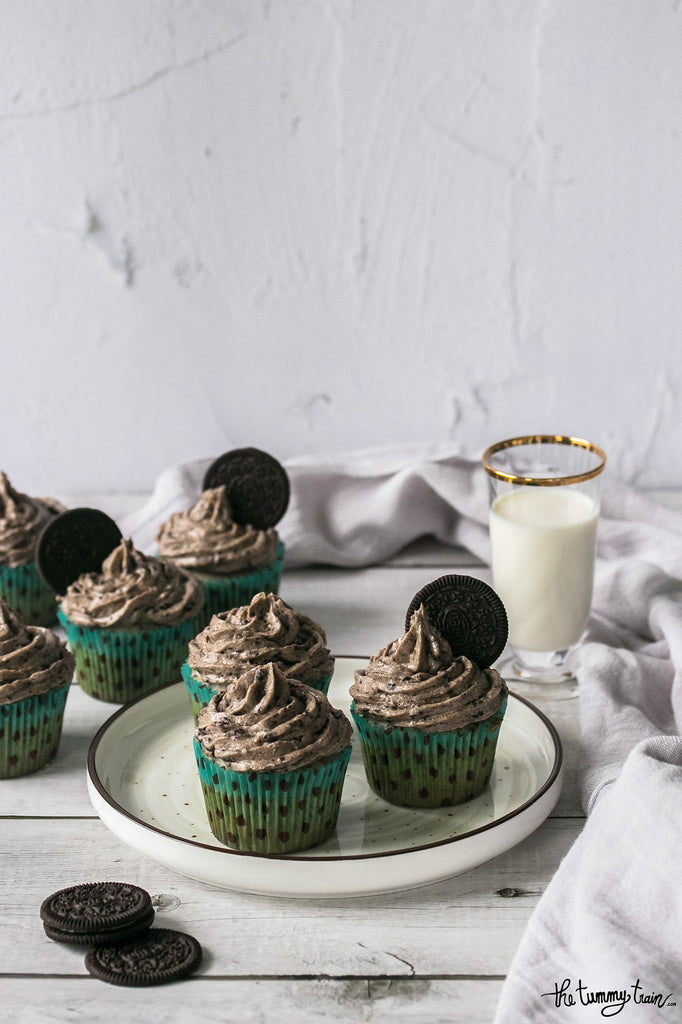 A bout of nostalgia with these Top to Bottom Cookies & Cream Cupcakes [VIDEO]